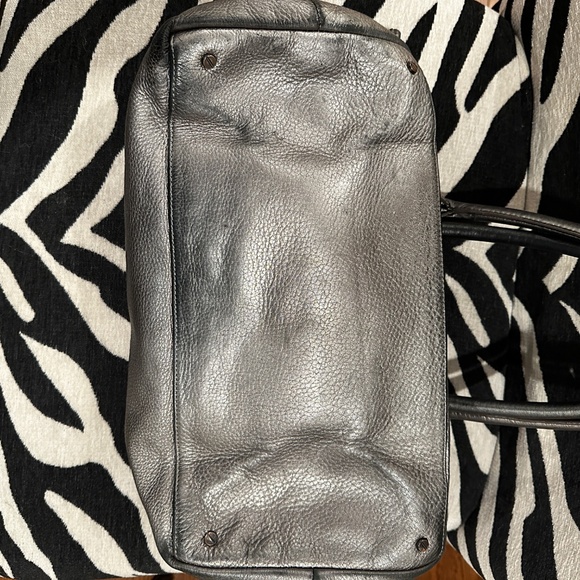 Tory Burch Platinum Pebbled Leather Tote - Picture 9 of 9